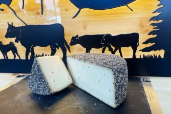 fromage-tomme-aux-poivres-001